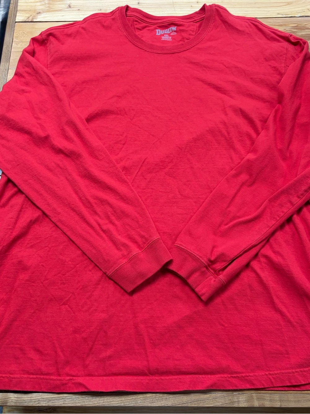 NWOT Duluth Trading Co Relaxed Fit Red Long-Sleeve long tail Crewneck Shirt